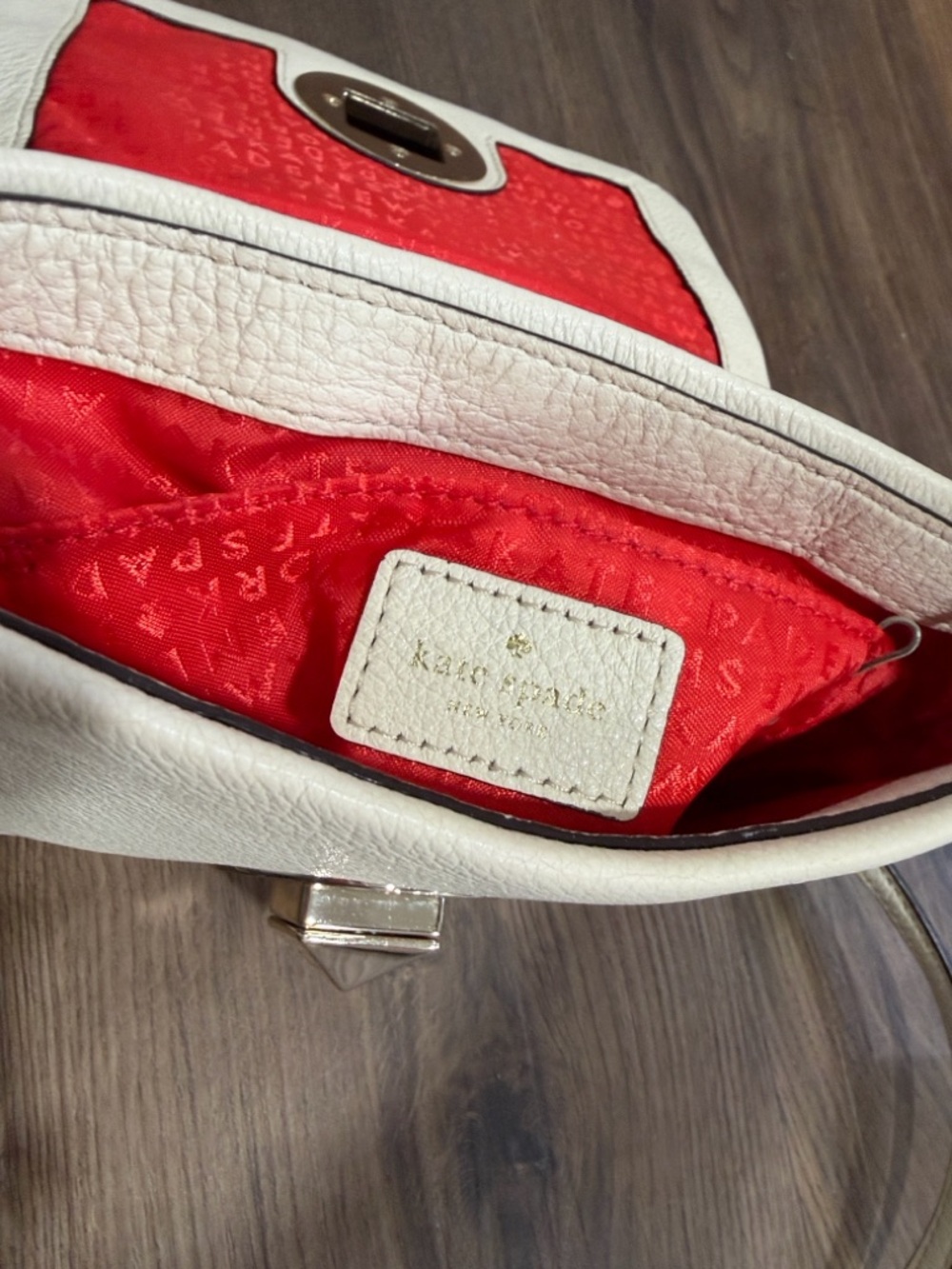 kate spade Naomi Astor
Quilted Leather Crossbody Bag - Picture 6 of 7